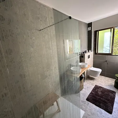 De Standing, Vue Mer, 3 אז'אקסיו